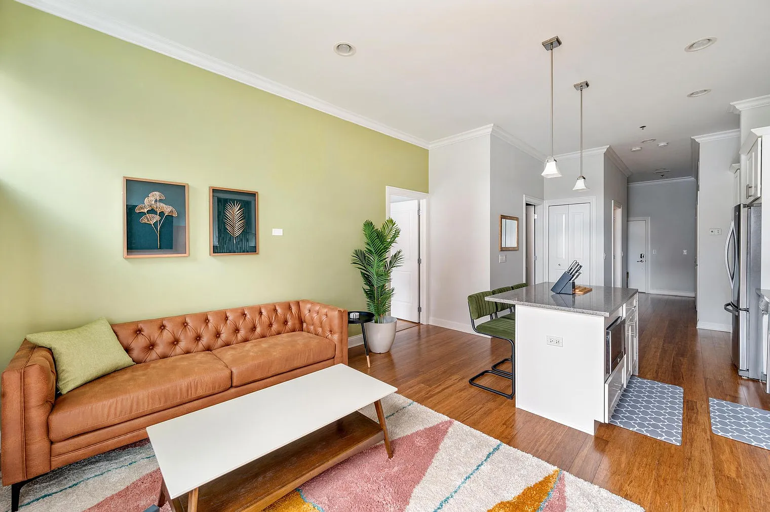 2 bed, 2.0 bath, 968 sqft, $5,395 — Photo 2