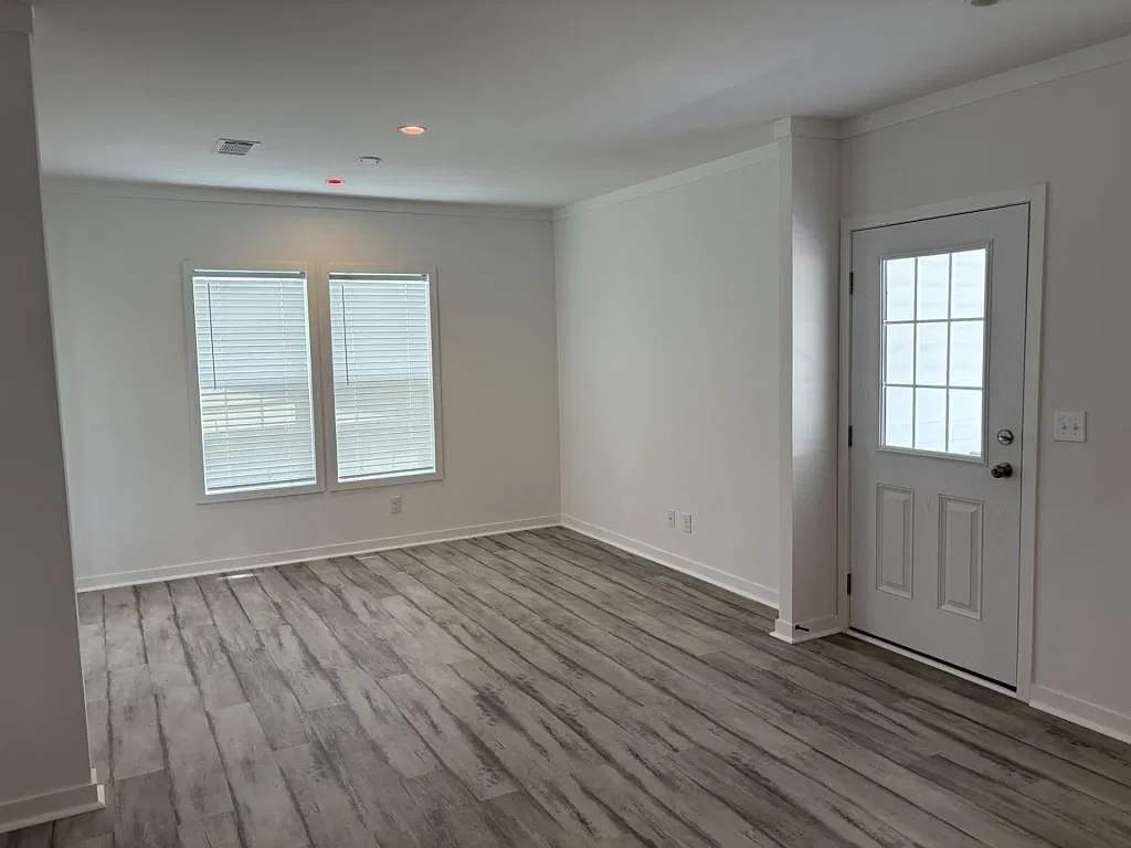 2 bed, 2.0 bath, 1460 sqft, $1,599 — Photo 4
