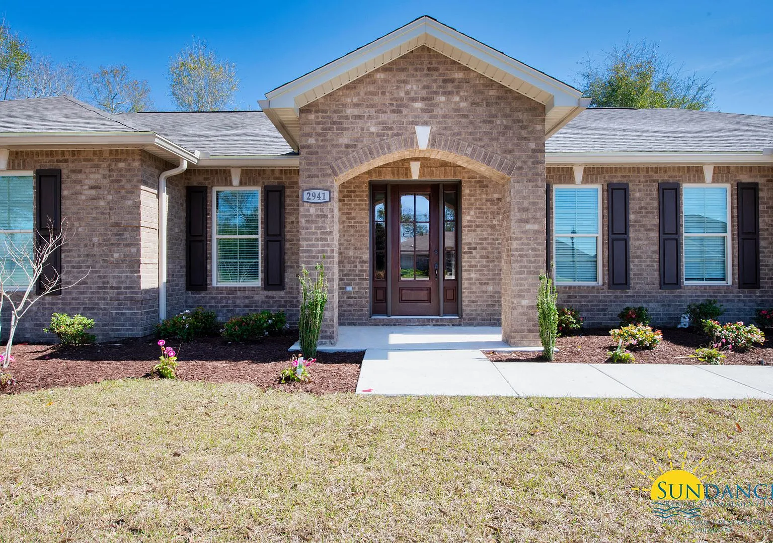 Stunning 3 Bedroom Home in Crestview! — Photo 1