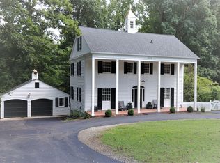 6918 Wilson Ln, Bethesda, MD 20817