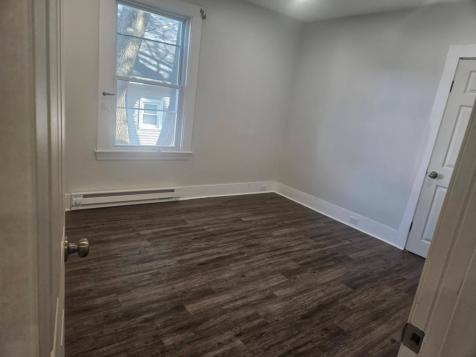 2 bed, 1000 sqft, $2,100 — Photo 3