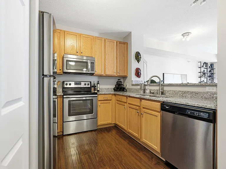 545 N 1st St #400 — Photo 10
