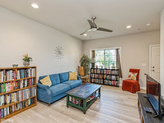 5th image of 2304 Hazeltine Pl