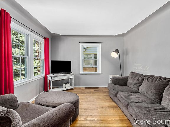 4th image of 738 E Plainfield Ave