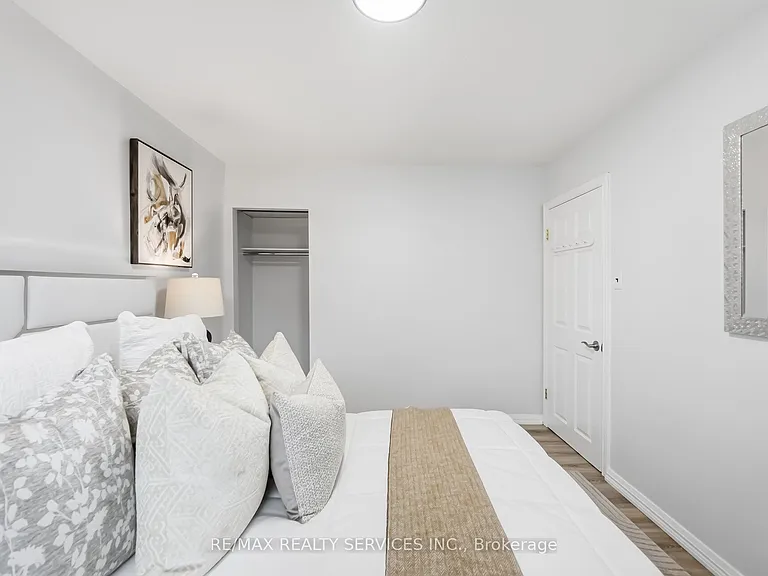 6 Bonnyview Dr #UPPER — Photo 19