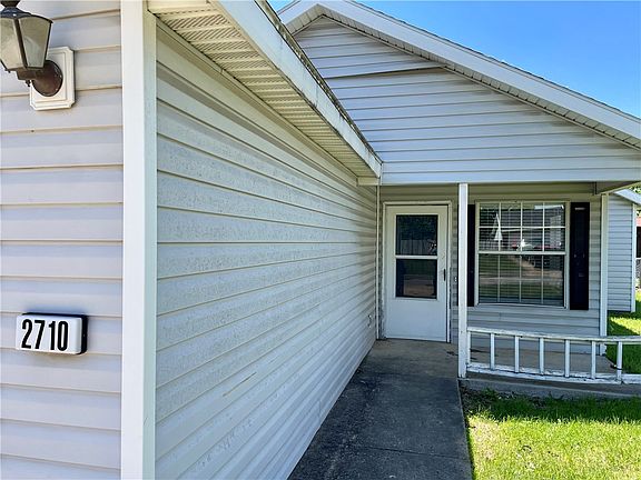 3rd image of 2710 Dandelion St