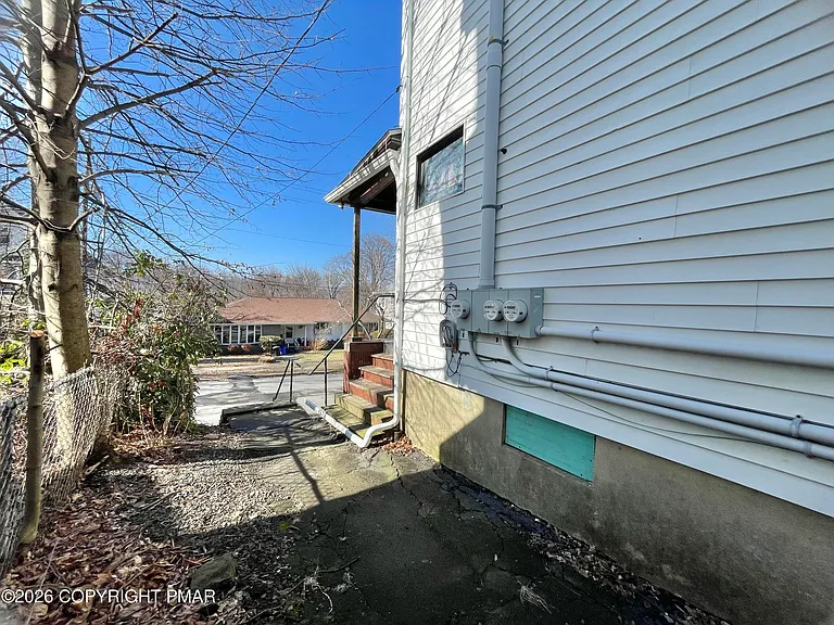 1028 N Webster Ave #2 — Photo 46