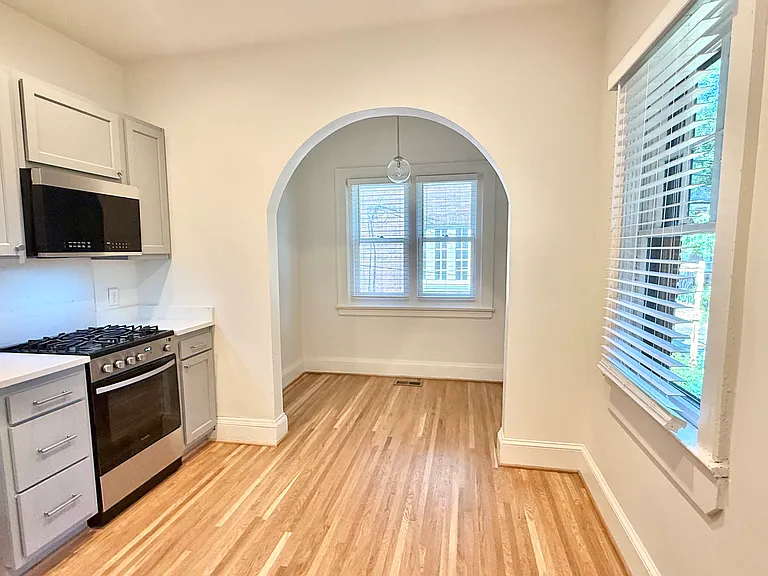2325 Glenmary Ave #1 — Photo 16