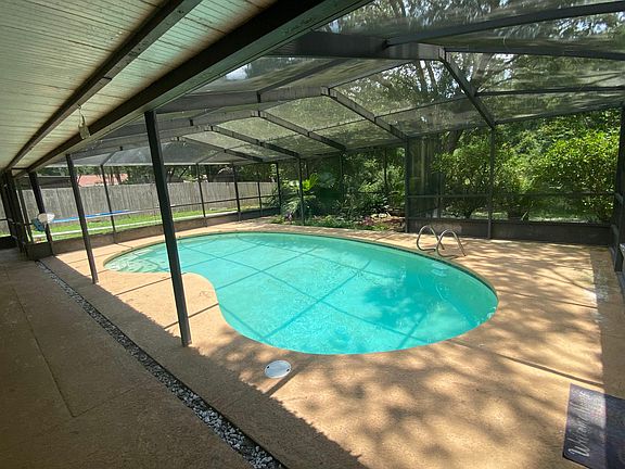 4th image of 12401 Forest Lane Dr