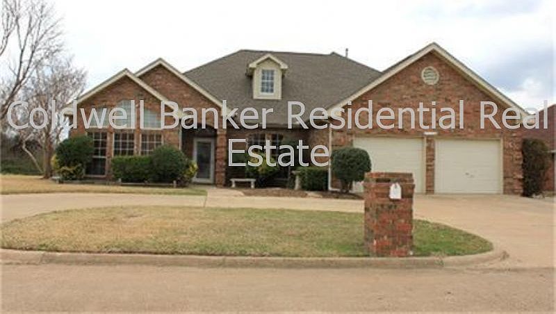 1st image of 530 Gingerbread Ln