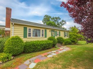 12 Country Rd, Agawam, MA 01001