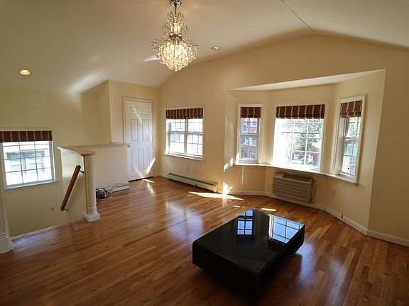 5th image of 13407 57th Ave Floor 2