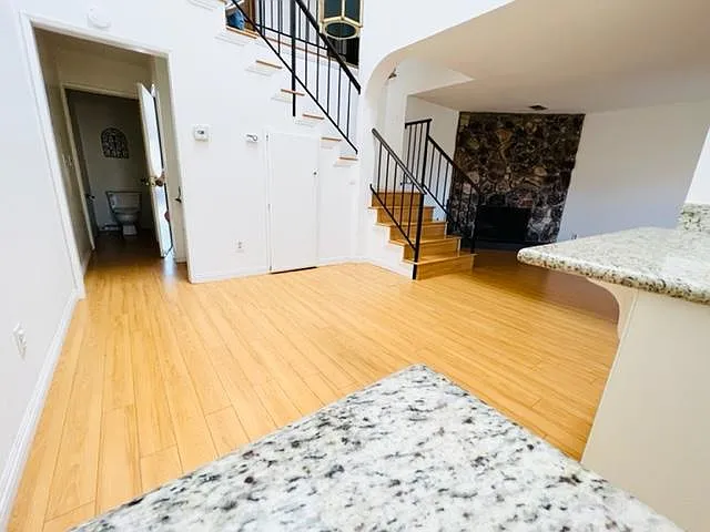 4622 W Broadway — Photo 2