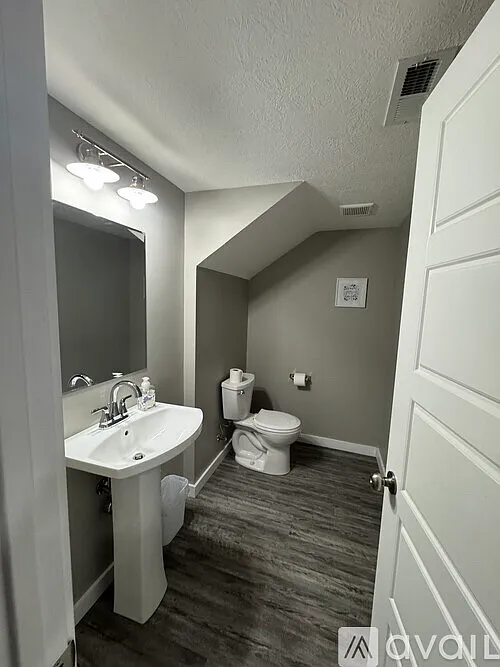 3 bed, 2.5 bath, $2,000 — Photo 4