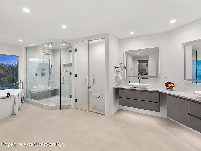 699 Eppley Dr — Photo 20