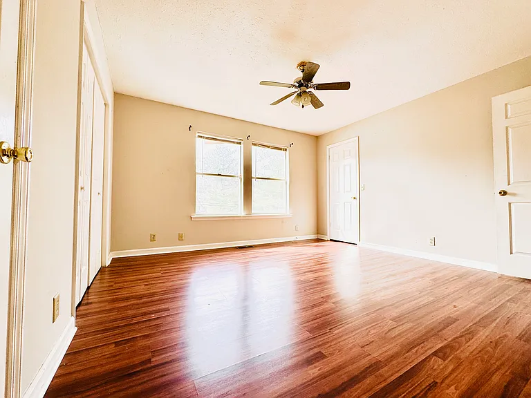 3228 Lakeford Dr — Photo 18