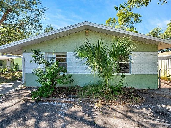 3rd image of 914 Lake Palms Dr