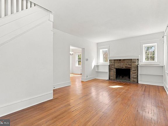 3rd image of 27 Cragmere Rd