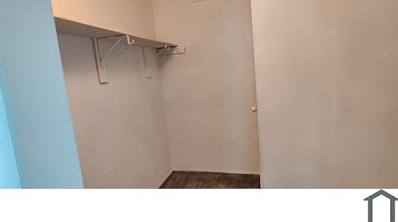 2nd image of 1608 W Ayres Ave