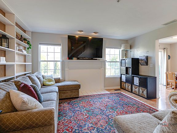 5th image of 1356 Orleans Dr