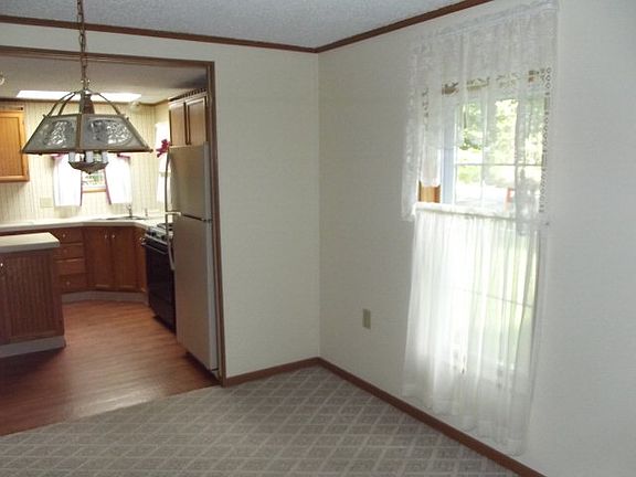 5th image of 105 Woodlawn Ln