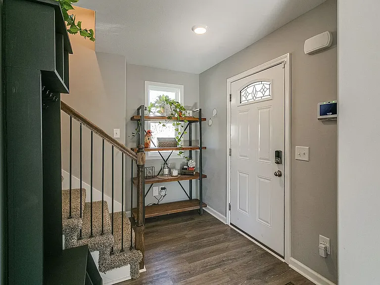 924 E Happy Hollow Dr — Photo 9