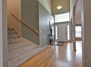 7498 Abbey Rd, Gurnee, IL 60031