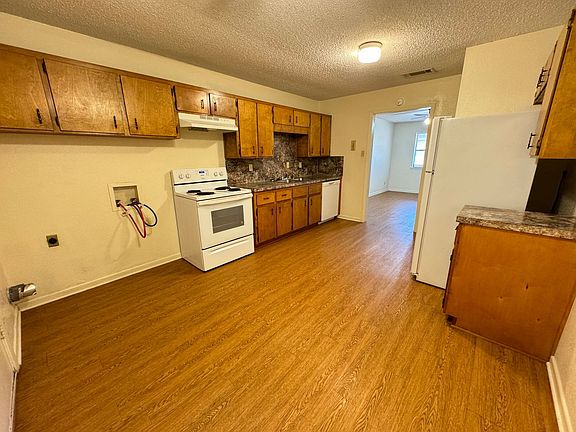 5th image of 1105 White Ave