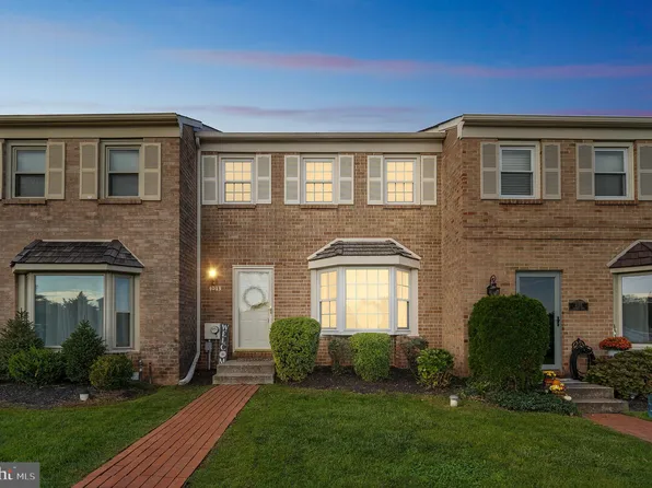 4013 Carriage Dr, Skippack, PA 19474
