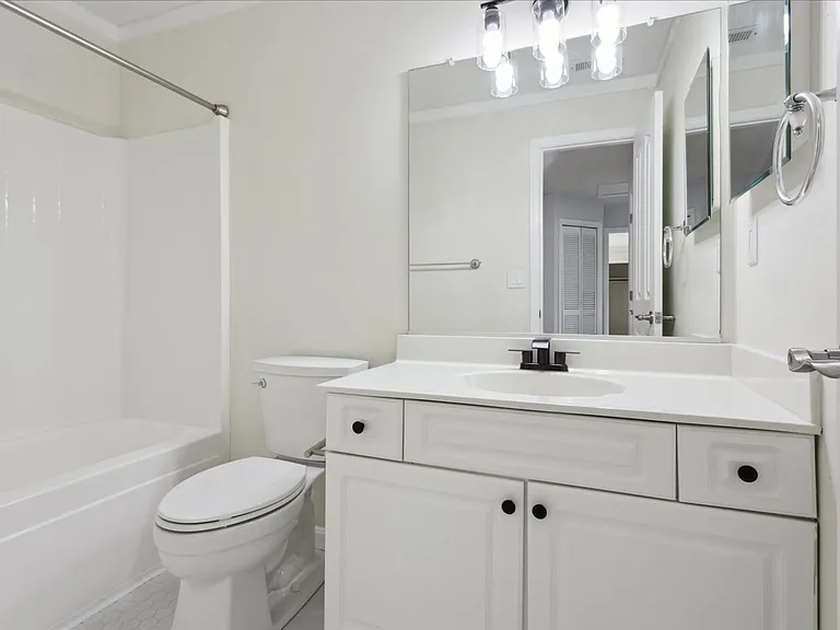 107 Post Oak Rd — Photo 21