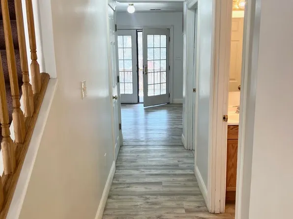 2527 S 18th St APT 1, Pittsburgh, PA 15210