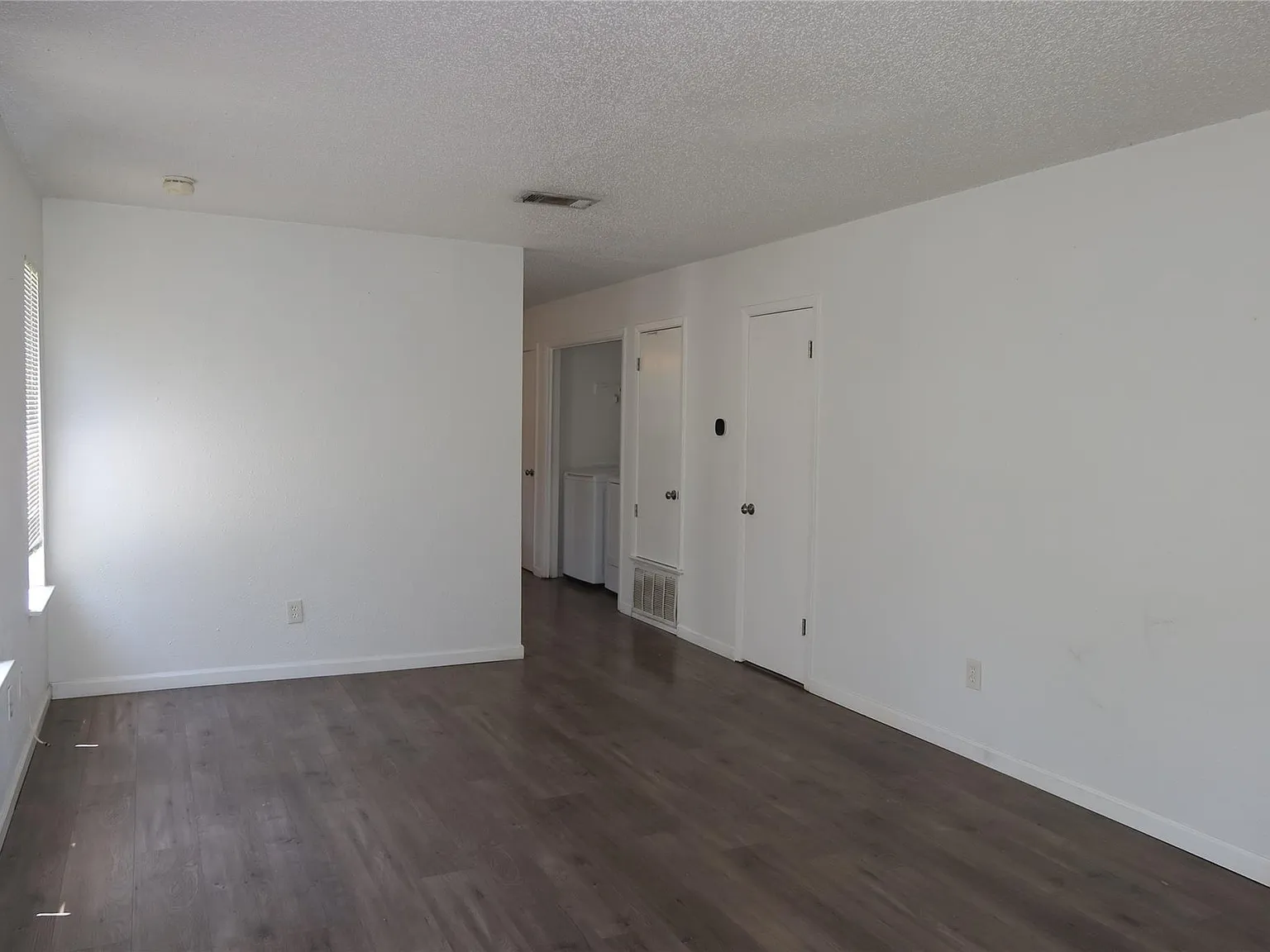 2 bed, 1.5 bath, 992 sqft, $1,650 — Photo 4