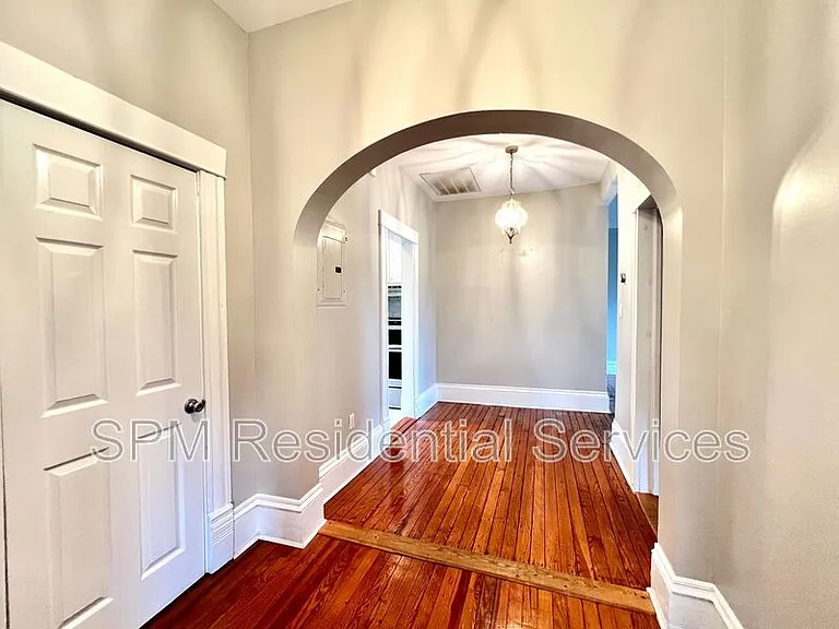 102 N 17th St — Photo 5