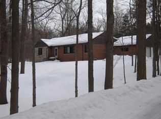 17995 English Dr, Chagrin Falls, OH 44023