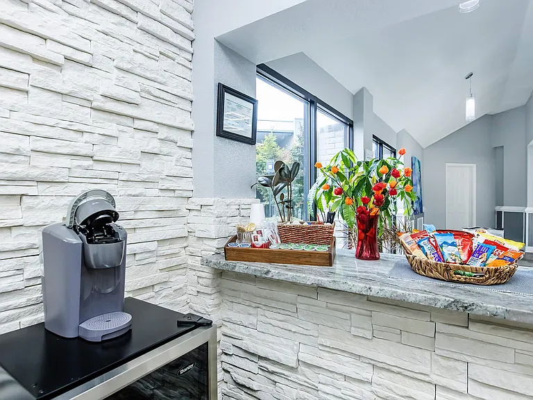 Skytop Studio Lofts — Photo 10