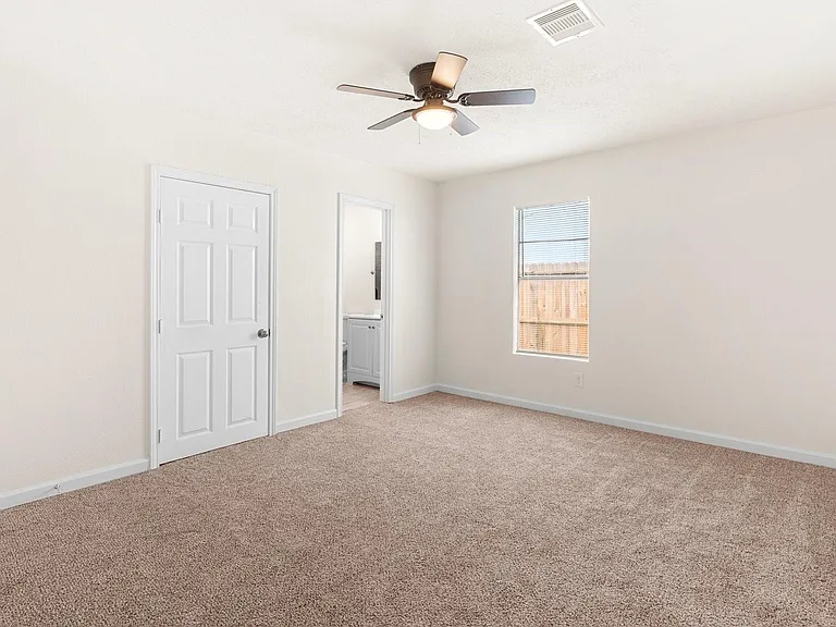 1309 Bragg St — Photo 37