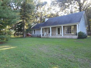 14211 Bear Point Rd, Sesser, IL 62884