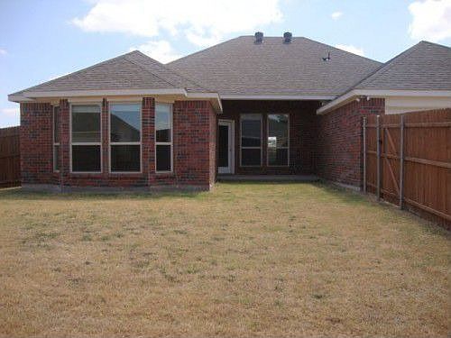 2nd image of 921 Macaw Way
