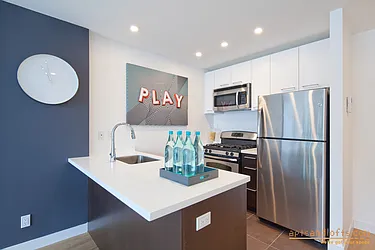 Rented by aptsandlofts.com