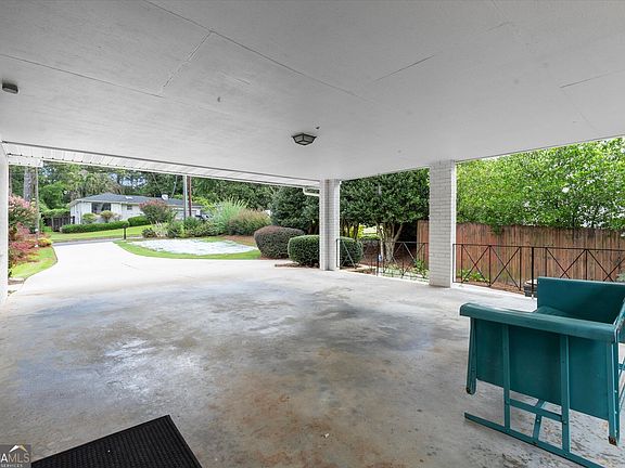 3rd image of 6350 N Hampton Dr