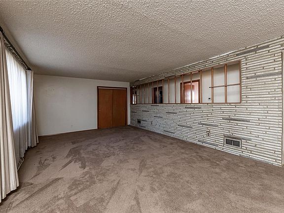 4th image of 10728 Tesshire Dr