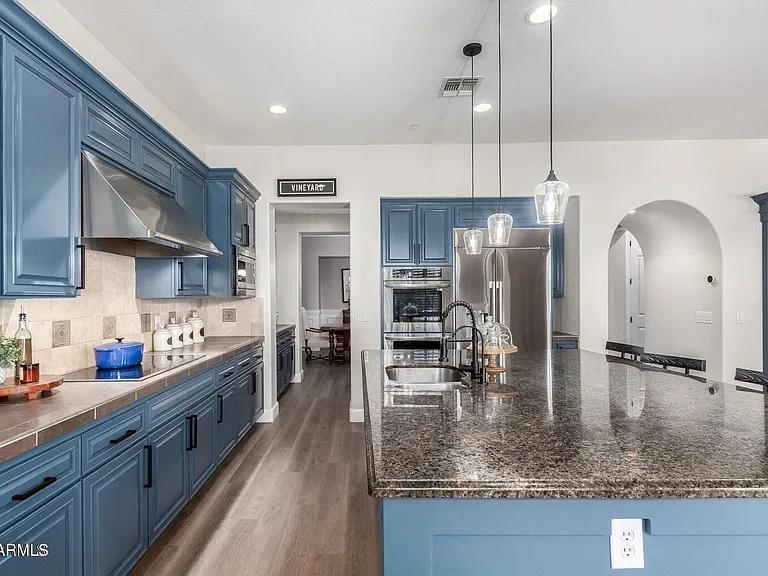 4173 N Village St — Photo 20