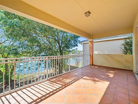 5th image of 16062 SW 43rd Ter