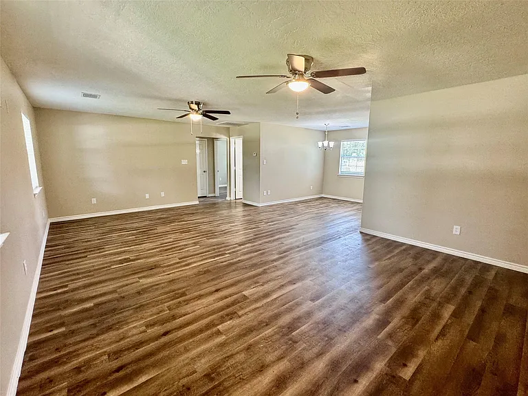 1592 Dr Martin Luther King Dr — Photo 6