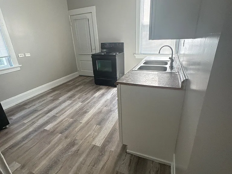 612 Berry St — Photo 5