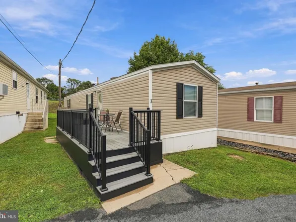 3 Pleasant Hill Ave, Akron, PA 17501