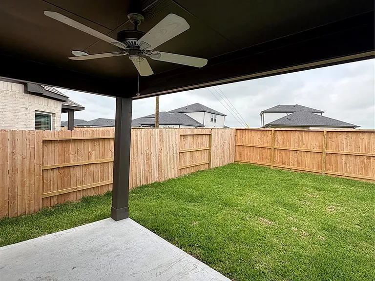 8123 Kay Harbor Dr — Photo 14
