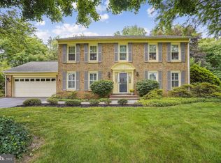 13407 Peachwood Ct, Fairfax, VA 22033