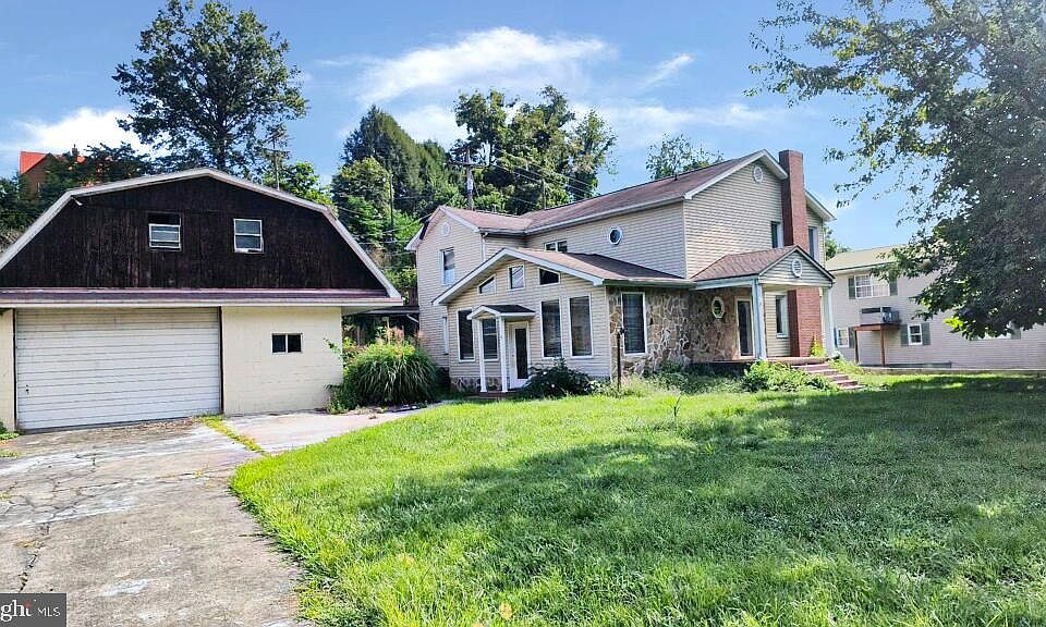 1st image of 54 Parkway Dr