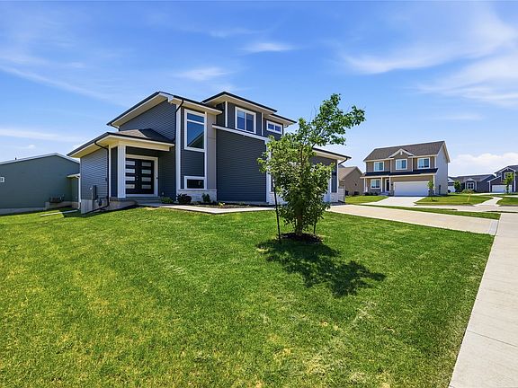 2nd image of 2965 Primrose Ln